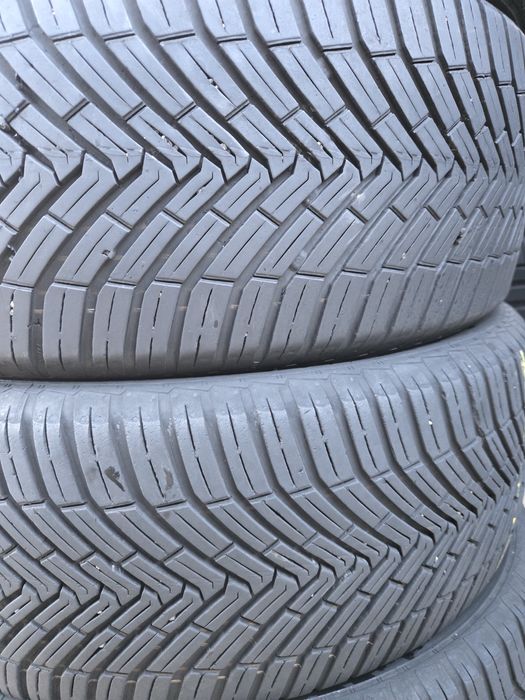 4бр. 225 55 18 Continental всесезонни.