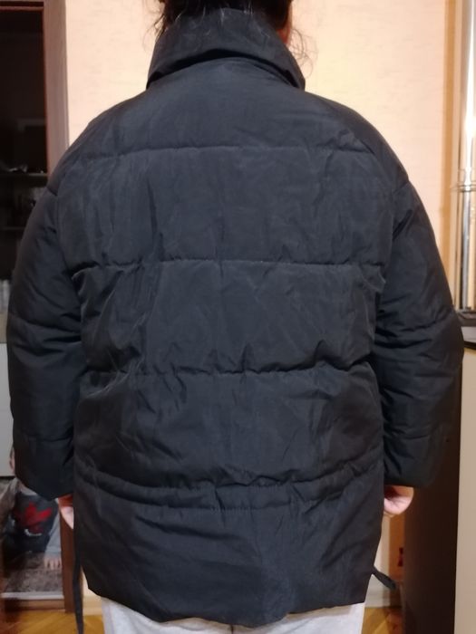 Дамско яке с акценти на джобовете