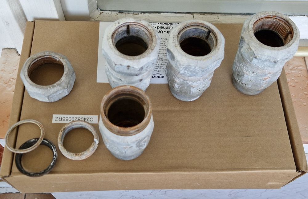 Продавам ВиК части