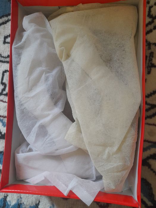 Ayollar tuflisi yangi