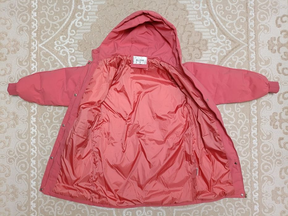 Продам пуховик на девочку