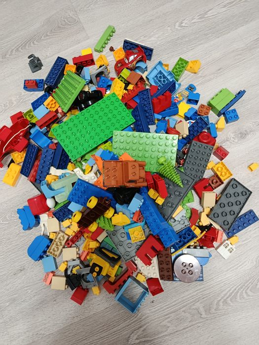 Продам Лего оригинал.