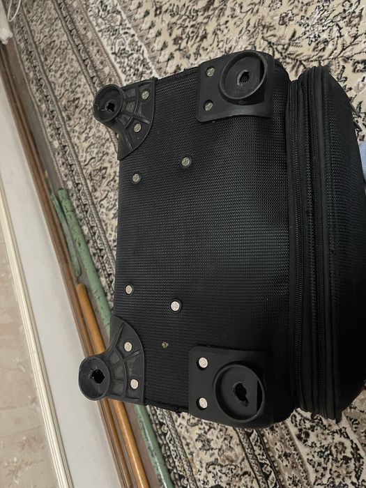 Новые чемодан отличном состоянии 50х89 Дамская сумочка 35,×23 через пл