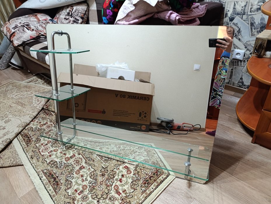 Зеркало в хорошем состоянии