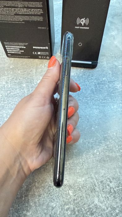 Iphone 11 pro max (spate fisurat)