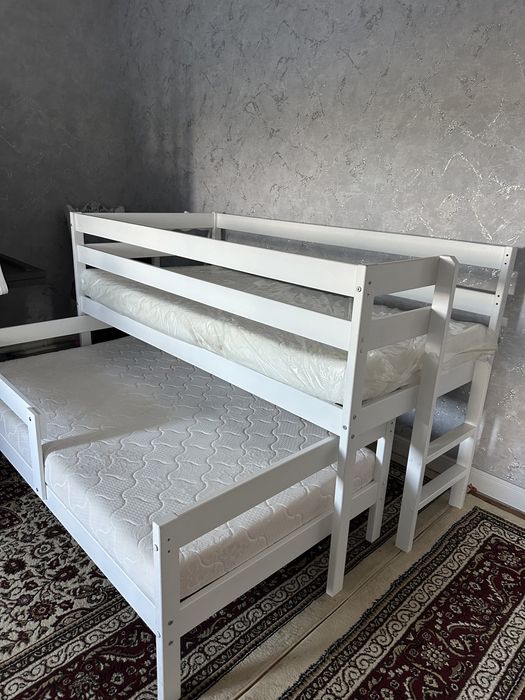 Двухярусная кровать
