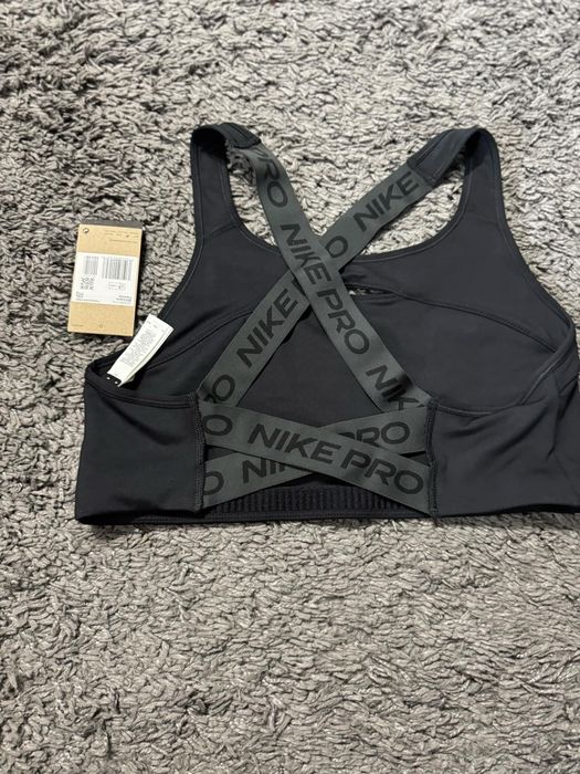 Bustiera Nike Pro noua cu eticheta