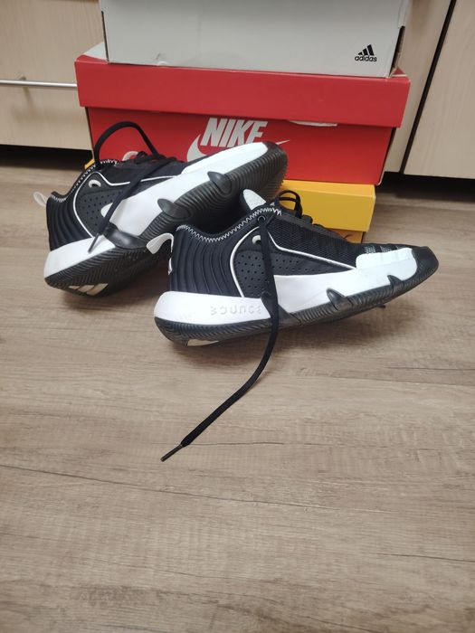 Adidași Adidas, în stare foarte bună