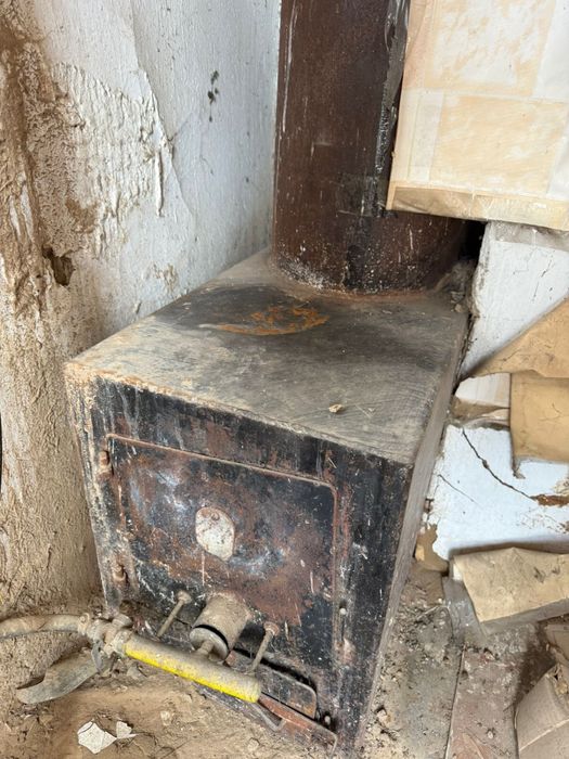 Пеш сатылады.Газбенде отпенде жағыла береді.