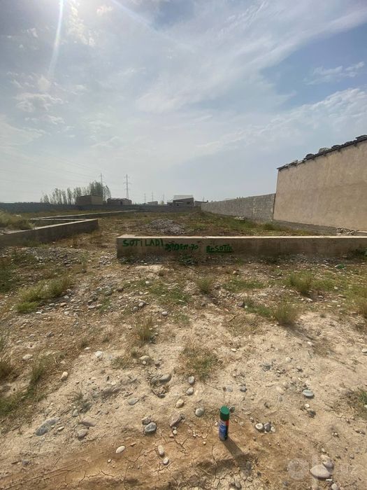Hovli qurish uchun yer maydoni sotiladi