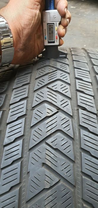 Гуми 2бр 265/40/21 - 2бр  295/35/21  -1бр - 170лвв
