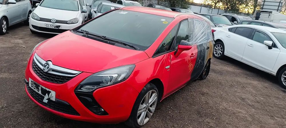 Dezmembrari / Dezmembrez Vauxhall Zafira C (D75) Tourer 2.0 CDTI A20DT cutie viteze manuala cod culoare GBH