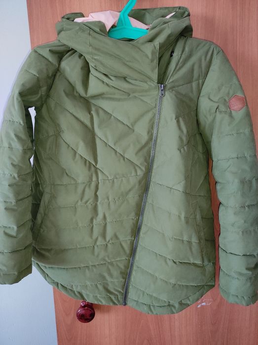 Продам женскую куртку