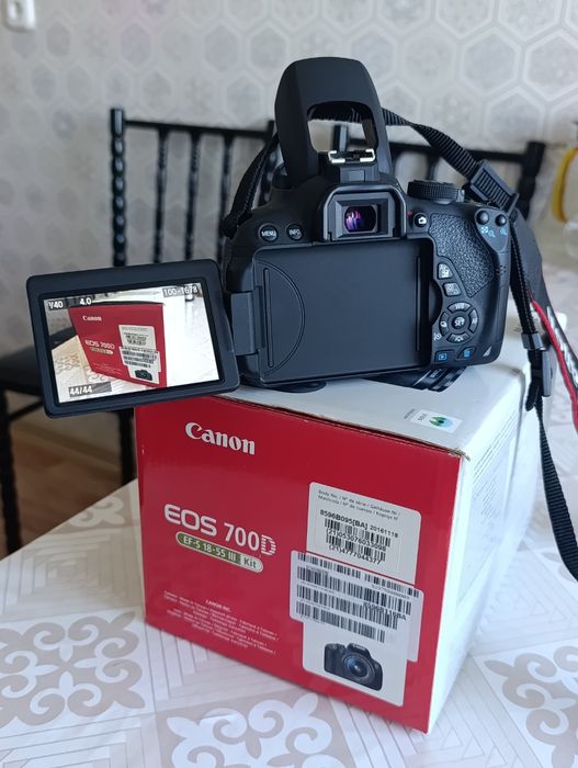 Продам фотоаппарат Кэнон 700Д.