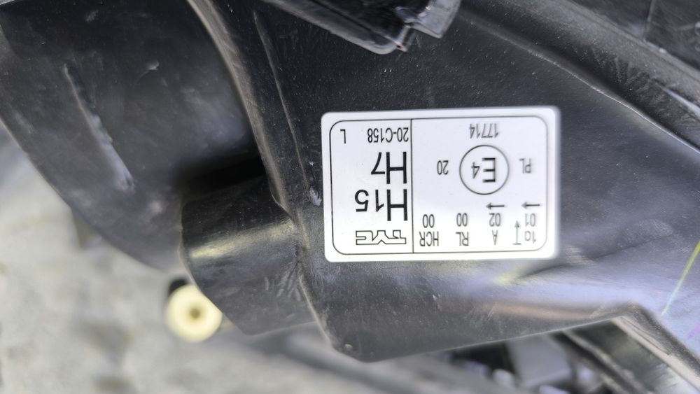 Преден ляв фар за VW Golf V plus