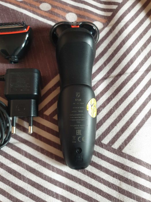 Продам оригинальную электробритву Philips S728