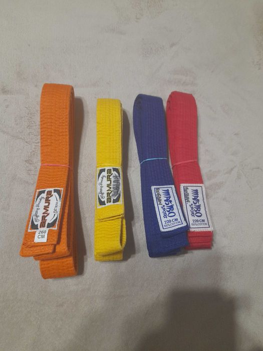 Vind echipament karate pentru copii