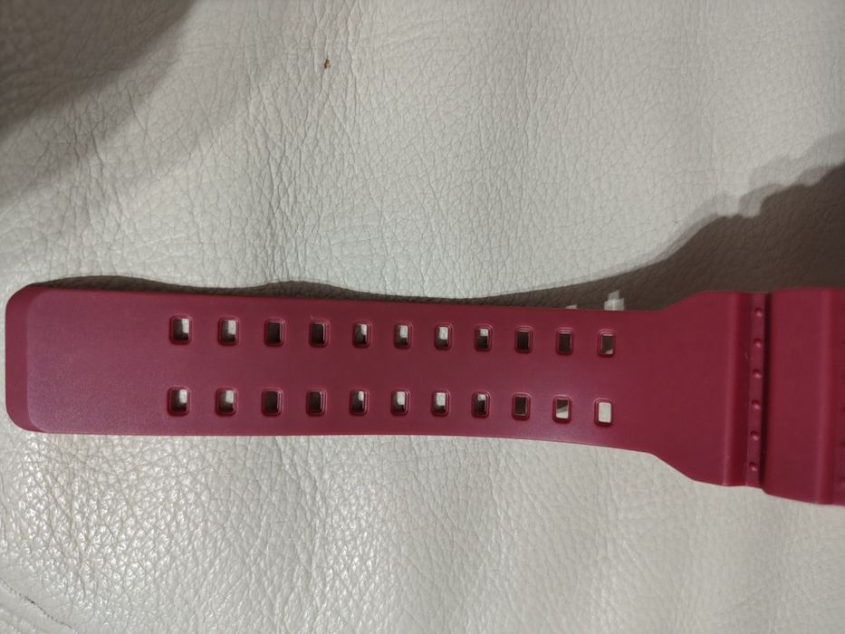 Ceas model sport, Casio Gshock - GA 100, roșu.