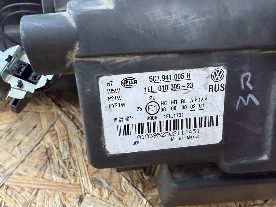 Far stanga VW Jetta 5C Halogen Original Europa