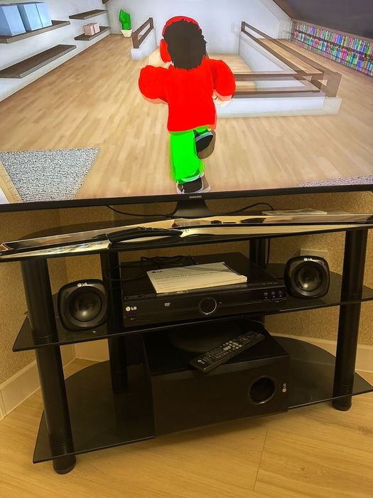 Продам ЛЭД Телевизор 129Д., Домашний кинотеатр.