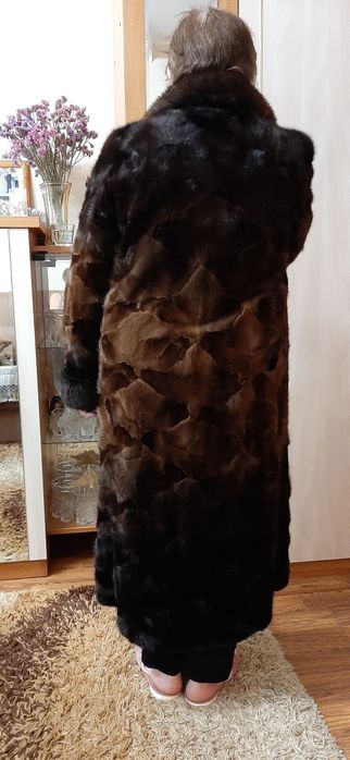 Шуба из меха норки 52размер