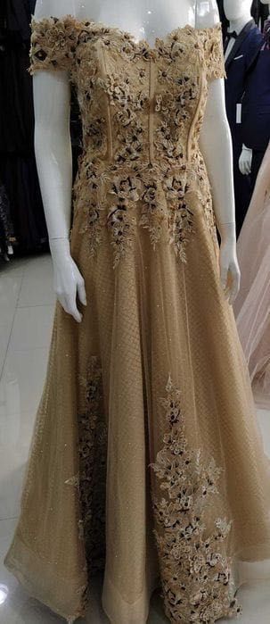 Vând rochie elegantă auriu șampanie cu flori brodate bej,mărime 40