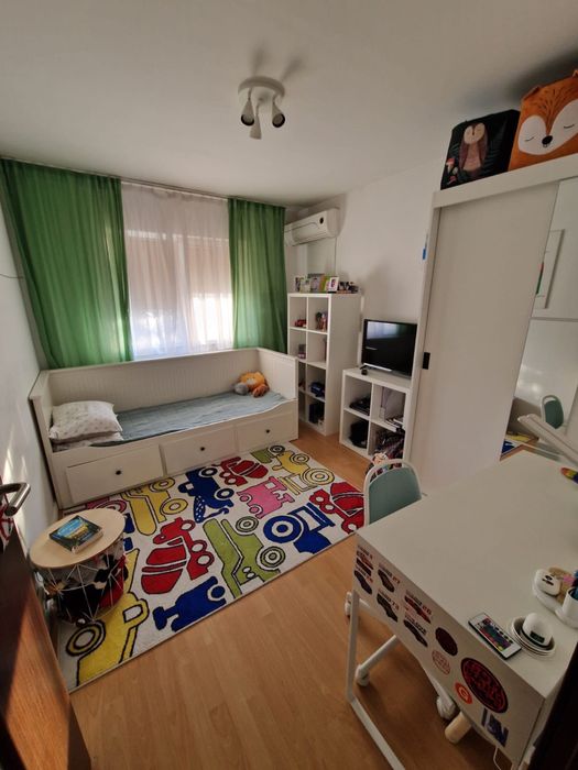 Apartament 3 camere, 2 bai, zona Consul