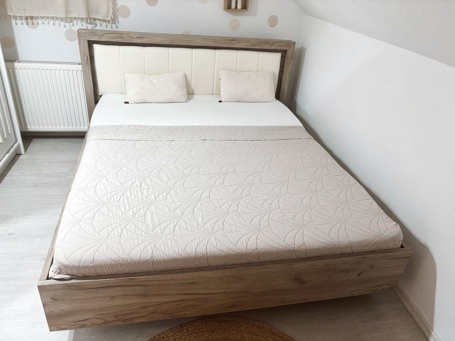 Vand pat 160x200- se vinde fara saltea!