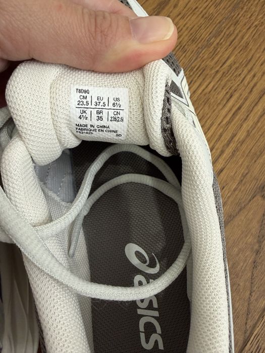 Кроссовки asics