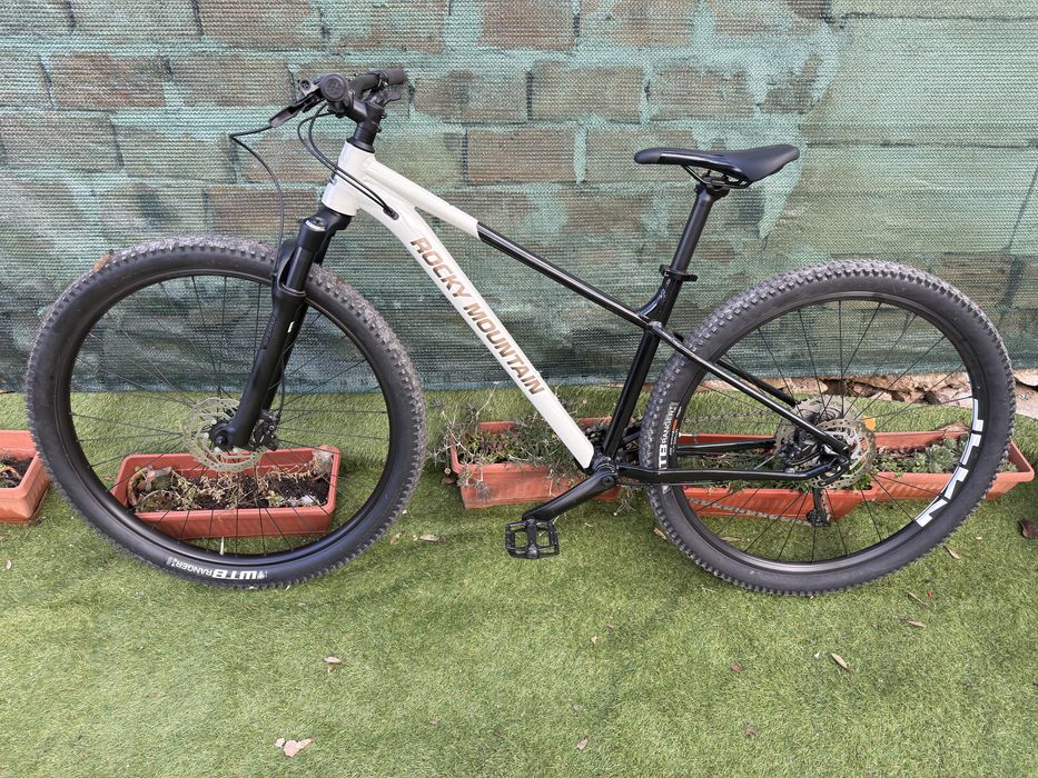 Алум.велосипед Rocky Mountian рамка XL,29 цола гуми.