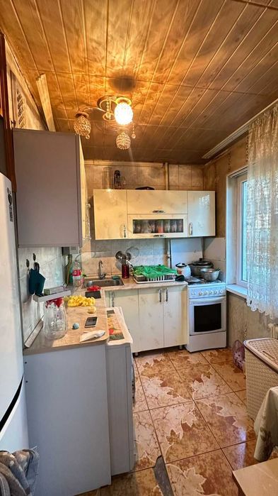 Продаётся самая дешёвая 3-комнатная квартира в 11 мкр. Этаж 1 из 5