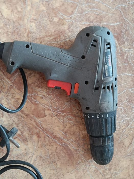 Продам дрель б/у