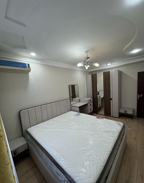 Срочный аренда квартира МЕТРО минор 3 комнита метро 200 метир