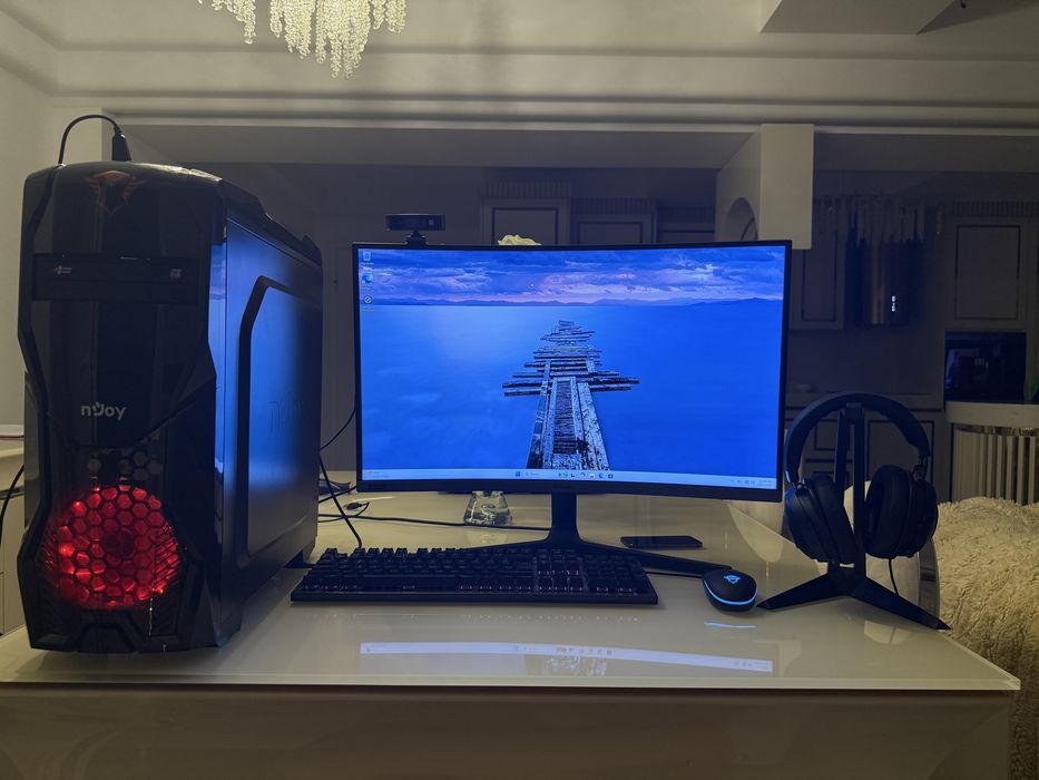 PC Gaming Performant + Monitor și Periferice – Stare Impecabilă