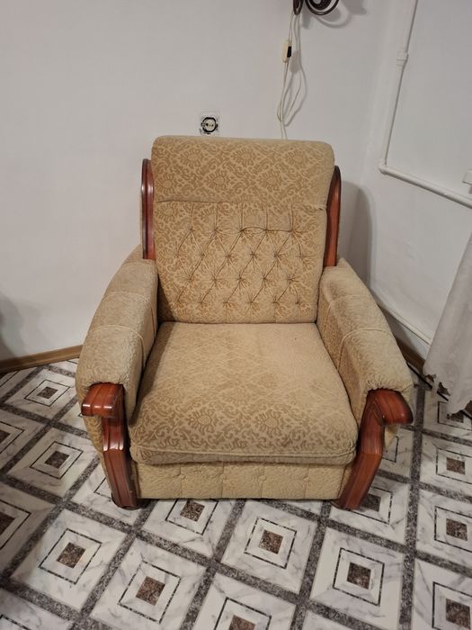 Хороший диван и кресло