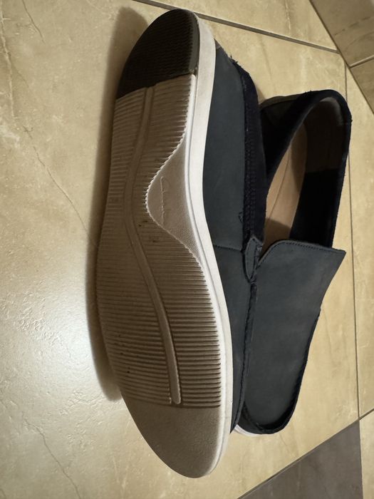 Продавам обувки Clarks
