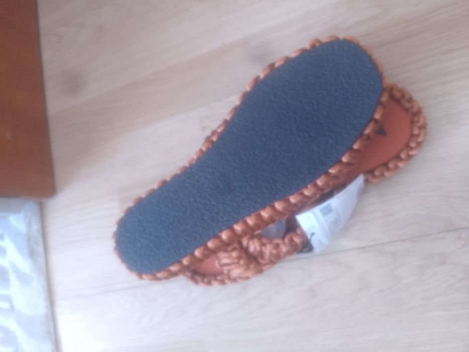 Papuci unisex Mango Ediție limitată