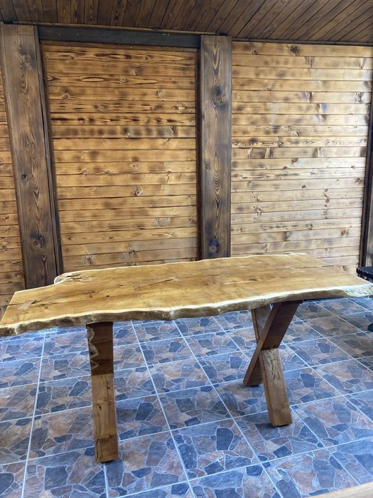 Маса от черница (масив)