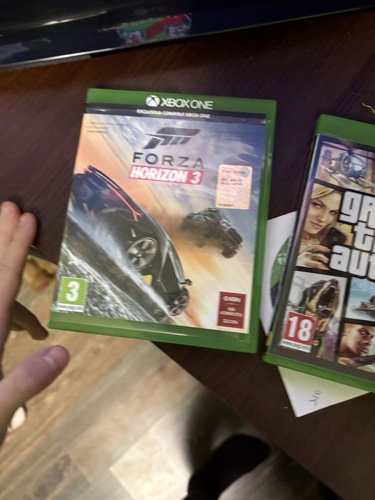 Vand xbox one S in stare excelenta