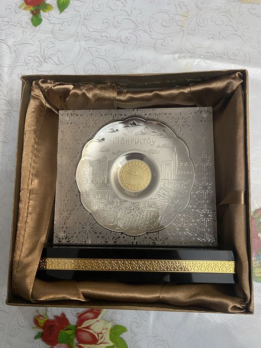 Продаются сувениры, различной тематики