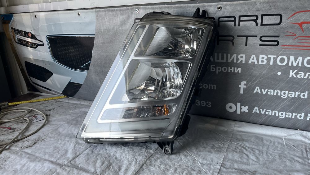 3 броя Фар Volvo FH 2020