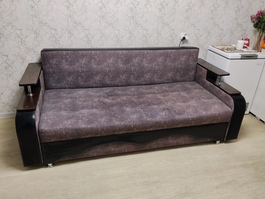 Продам Диван в хорошем состоянии