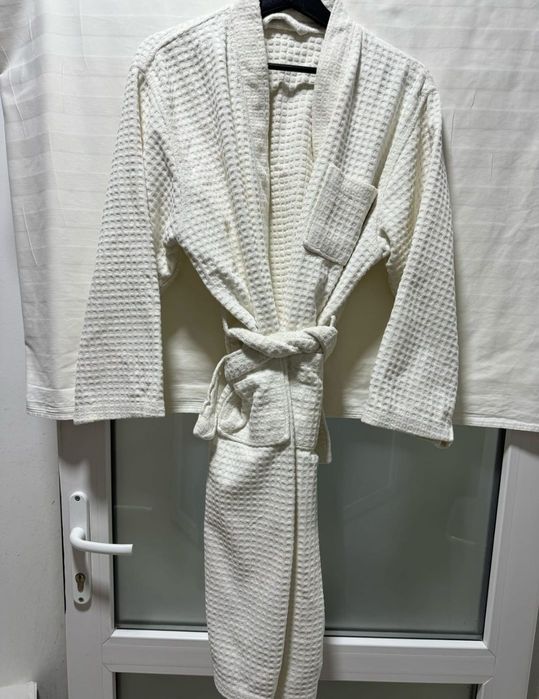 Продам халаты вавельные.