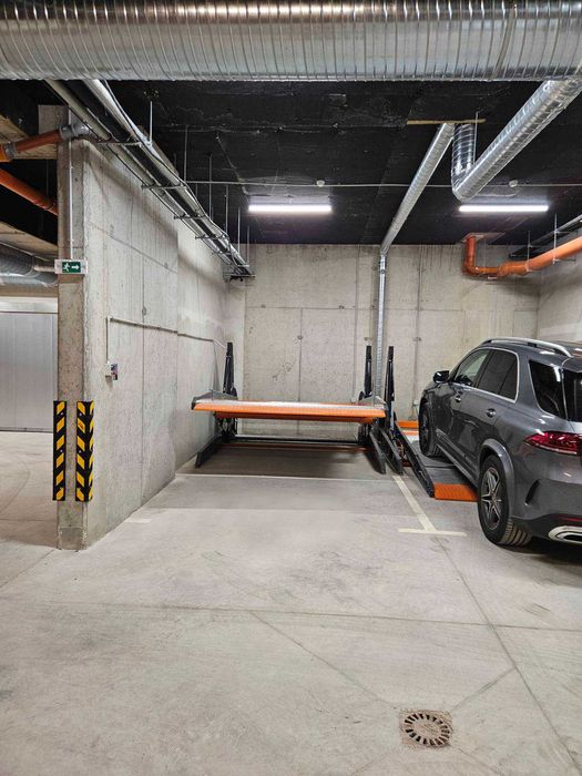 Дава се под наем Гараж / Паркомясто в София, Банишора - 18 кв.м за 132.6 € - Снимка #2