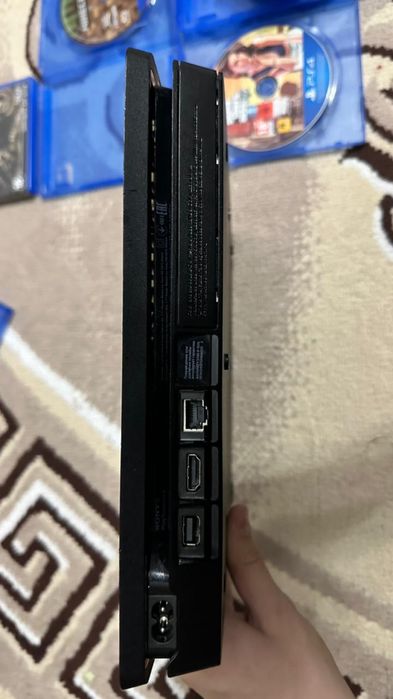 Sony playstation slim 4