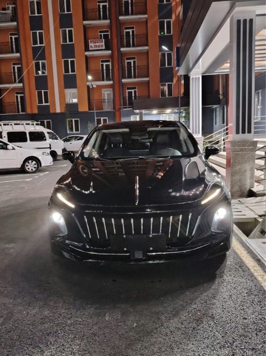 Hongqi eqm5 2021 sotiladi