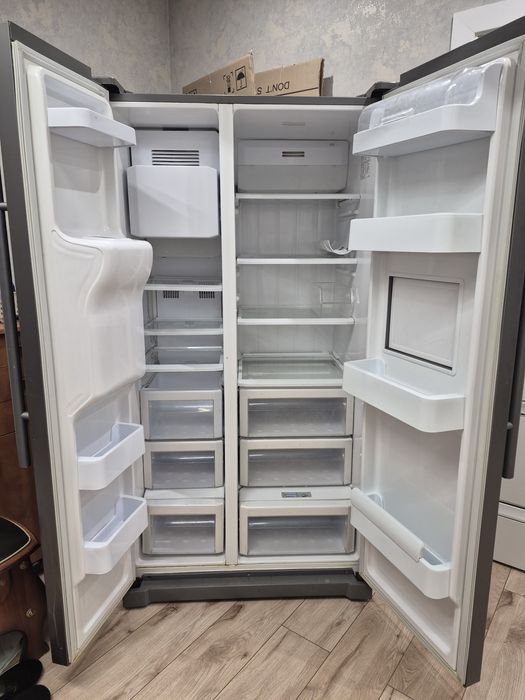 Холодильник двухдверный самсунг