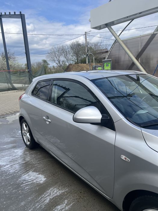 Kia Ceed Coupe 2008 – 2.0 CRDi 143 CP – Full options