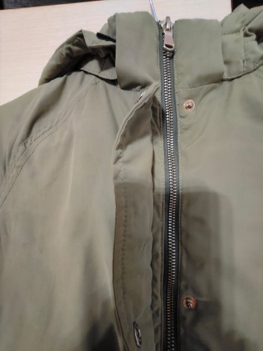 Продам куртку для девочки XS