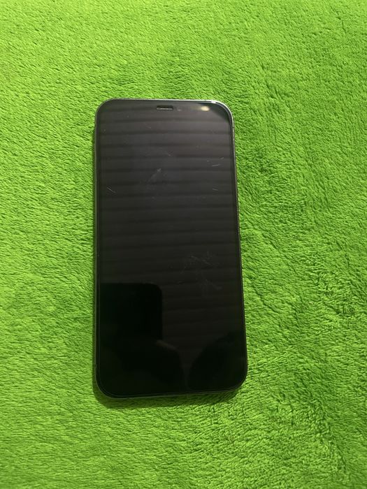 Iphone 12 pro в хорошем состояние